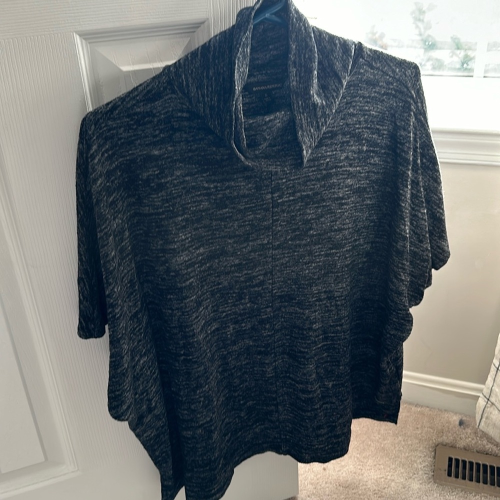 Banana Republic shirt sleeve sweater